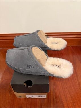 UGG Vannyn Men’s Slippers Sz 8 Charcoal Suede Sheepskin NWT